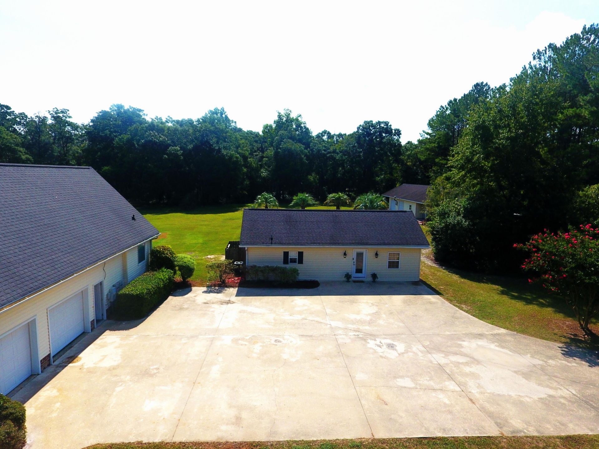 220 Sandy Springs Circle Photo 13