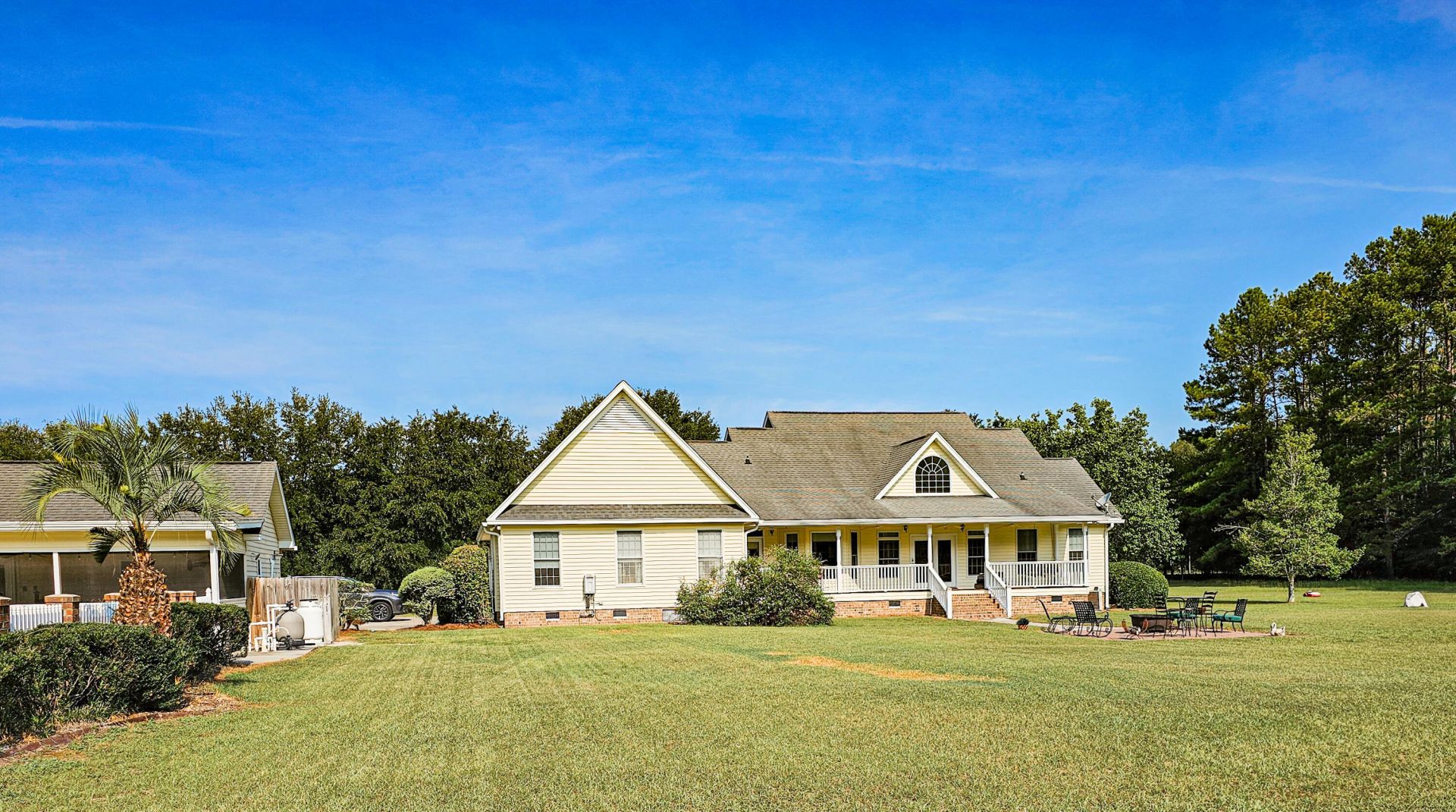 220 Sandy Springs Circle Photo 14