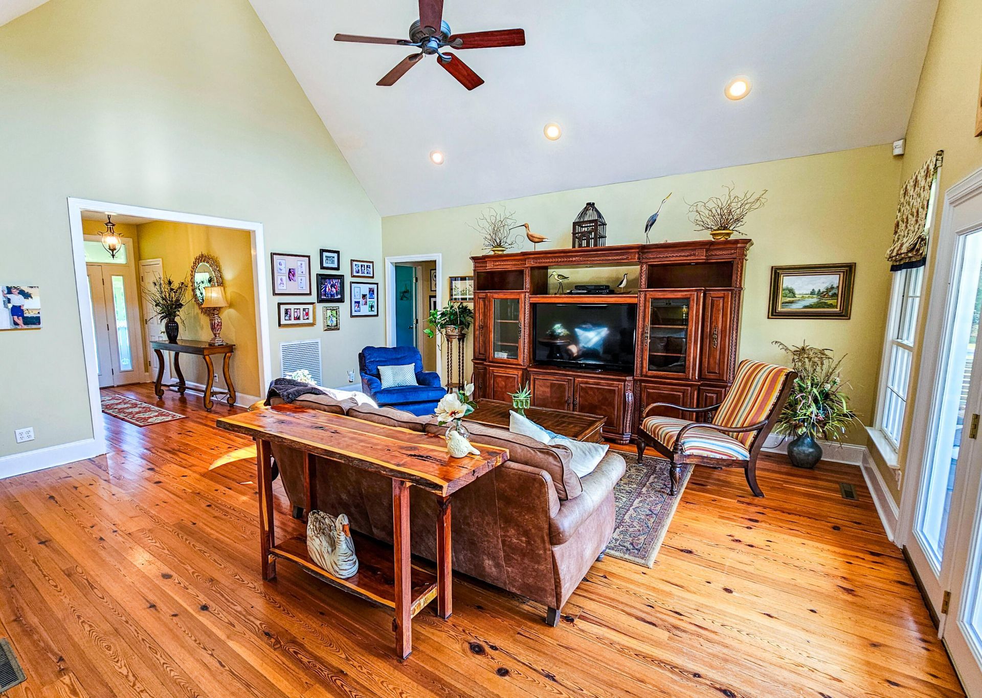 220 Sandy Springs Circle Photo 32
