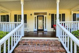 220 Sandy Springs Circle photo 4