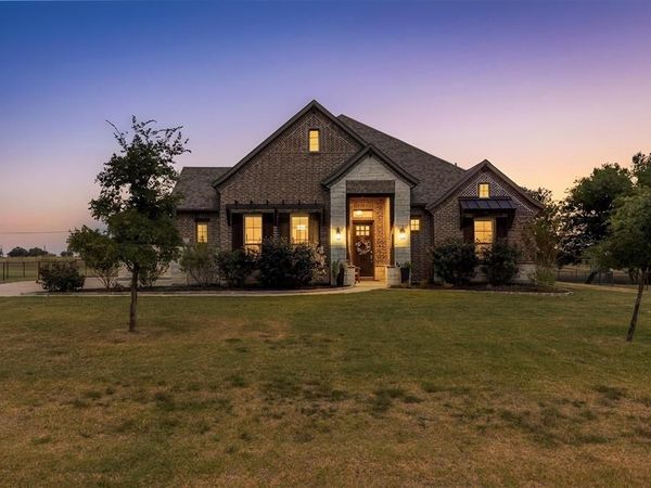 157 Daniel Drive, Van Alstyne, TX 75495