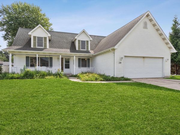 1184 Woodland Drive , Chesterton, IN 46304