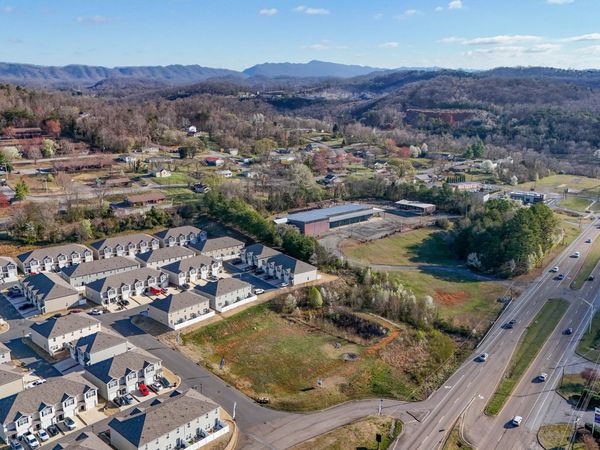 4260 West Stone Drive, Kingsport, TN 37660