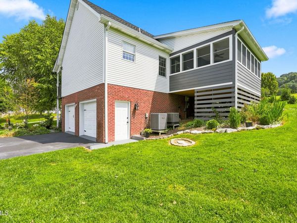 19028 Sterling Drive, Abingdon, VA 24211