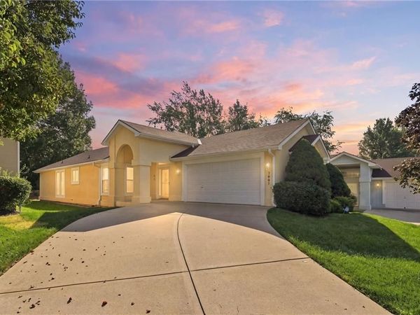 7907 N Cherry Street, Kansas City, MO 64118