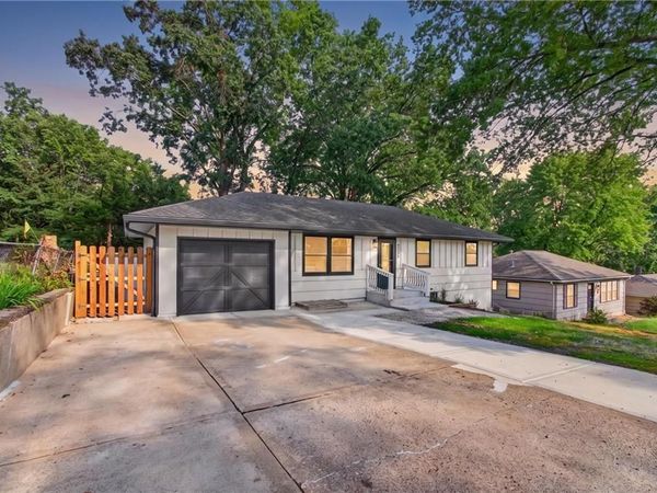 3737 N Walrond Avenue, Kansas City, MO 64117