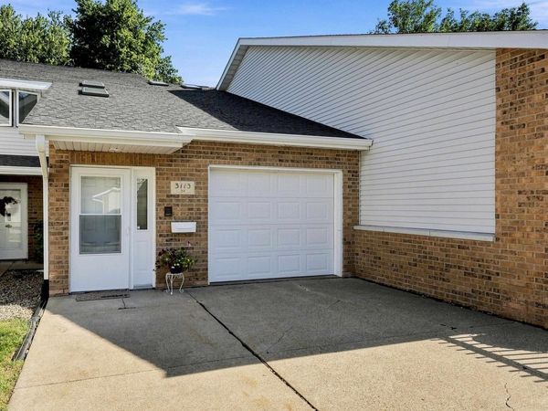 3113 Pasadena Court, Unit 34, Dubuque, IA 52001
