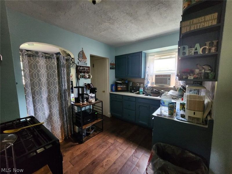 932 Hardesty Boulevard, Akron, OH 44320 Photo 8