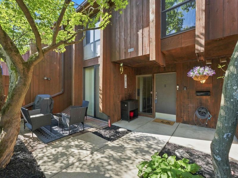 5051 Chuckleberry Lane , Unit 2, Westerville, OH 43081 Photo 3