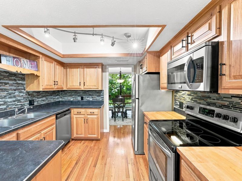 5051 Chuckleberry Lane , Unit 2, Westerville, OH 43081 Photo 6