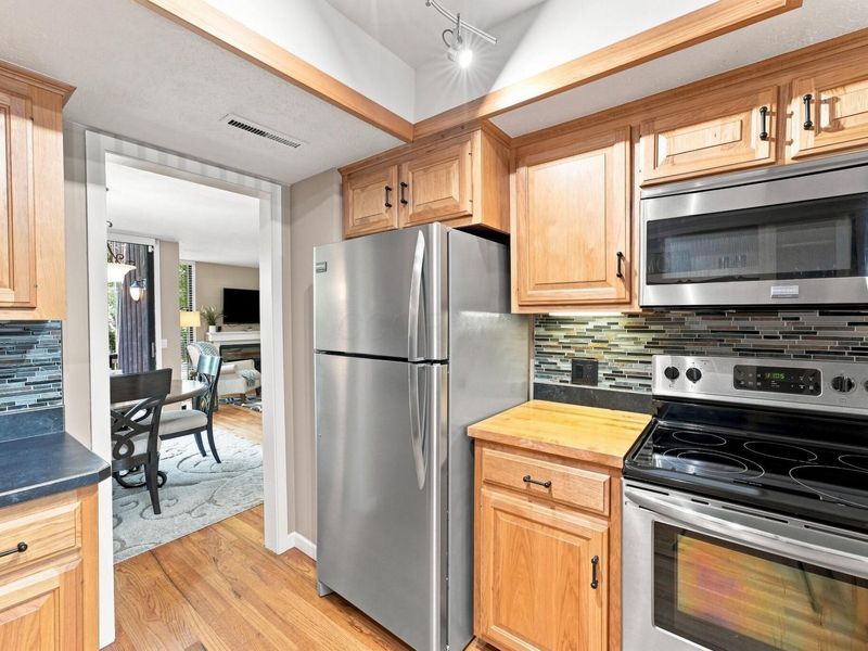 5051 Chuckleberry Lane , Unit 2, Westerville, OH 43081 Photo 9