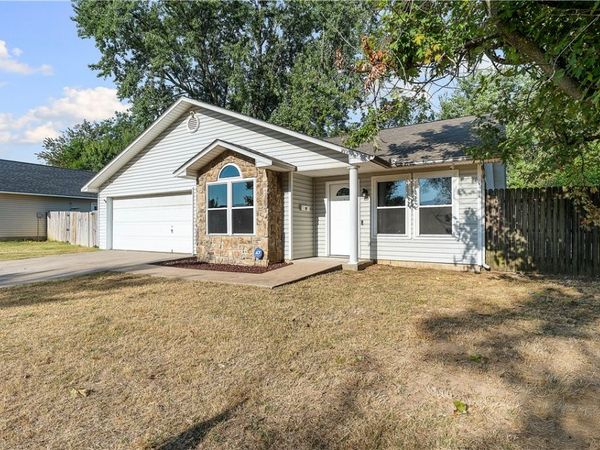 1000 Arrowwood Lane , Siloam Springs, AR 72761