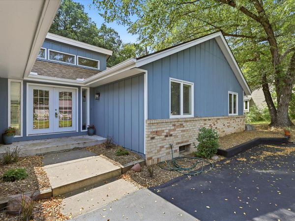 1592 Sherwood Court , Eagan, MN 55122