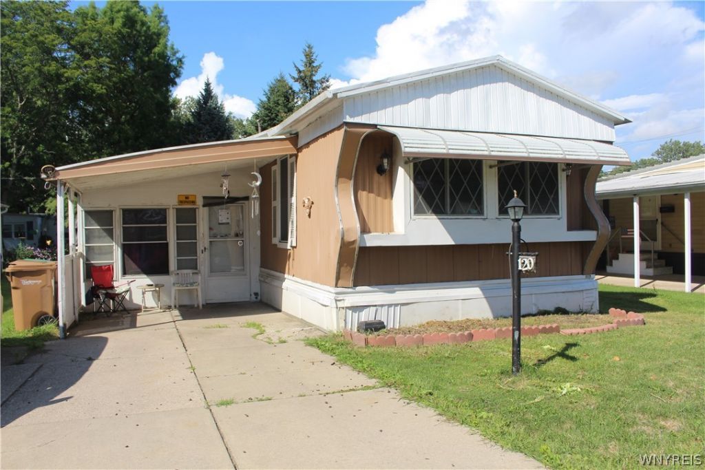120 Carefree Lane, Buffalo, NY 14227 Main Photo