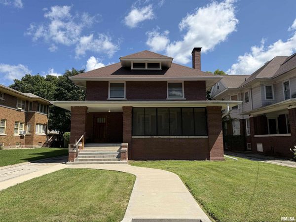 1003 N BROAD Street, Galesburg, IL 61401