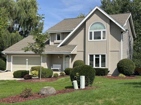 3981 S Victoria Ct, New Berlin, WI 53151