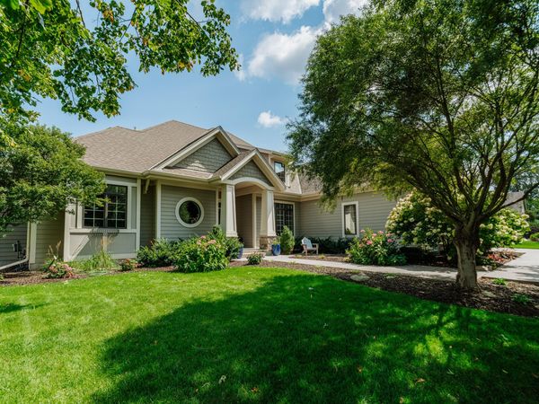 W188N4970 Red Crown Trl, Menomonee Falls, WI 53051