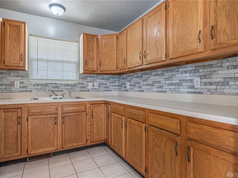 1920 Rustic Road, Dayton, OH 45406 Photo 8