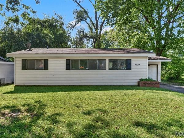 6829 Saint Olaf Drive , Berkeley, MO 63134