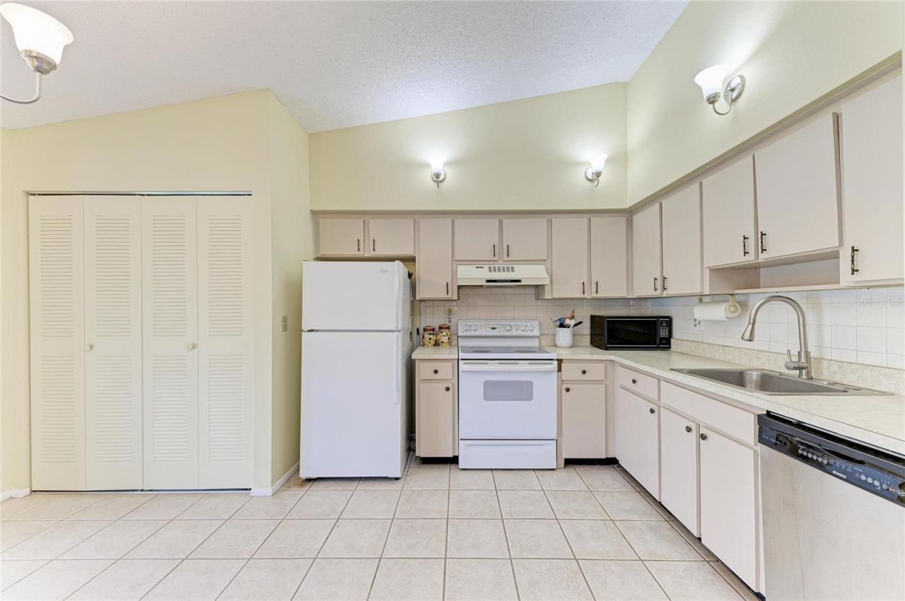 3403 36th Street W, Unit 109, Bradenton, FL 34205 Photo