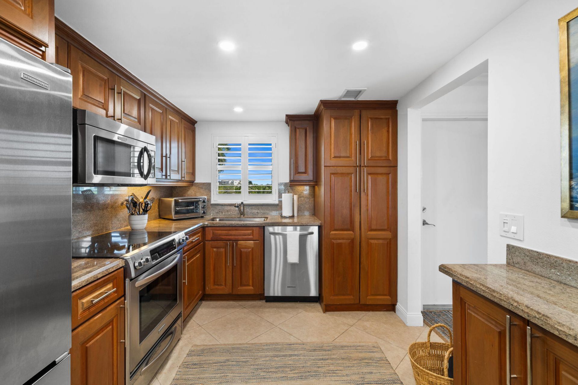 511 Bayshore Drive, Unit 408, Fort Lauderdale, FL 33304 Photo