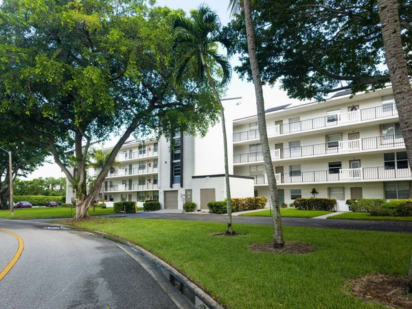 24 Abbey Lane, Unit 301, Delray Beach, FL 33446