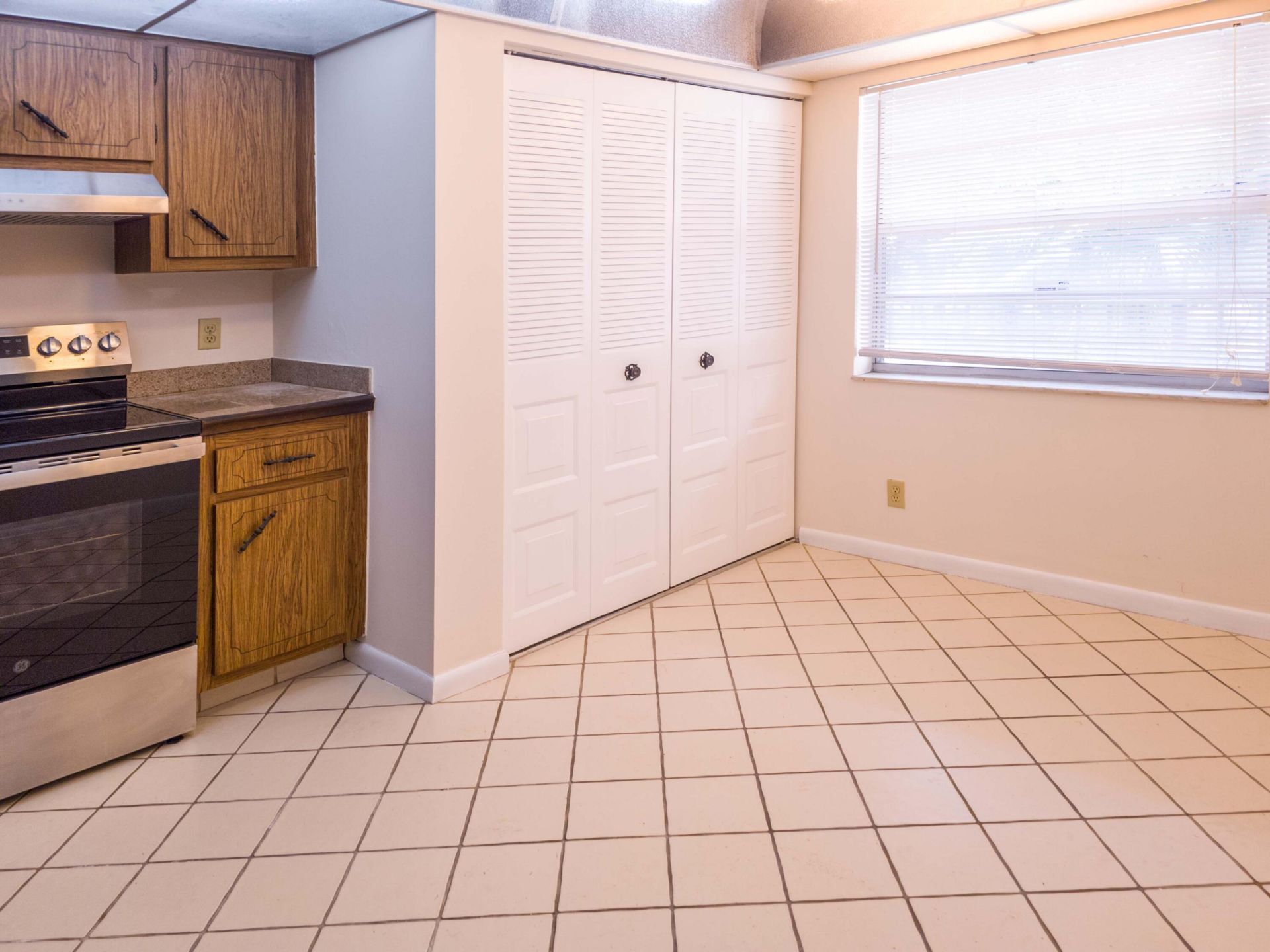 24 Abbey Lane, Unit 301, Delray Beach, FL 33446 Photo
