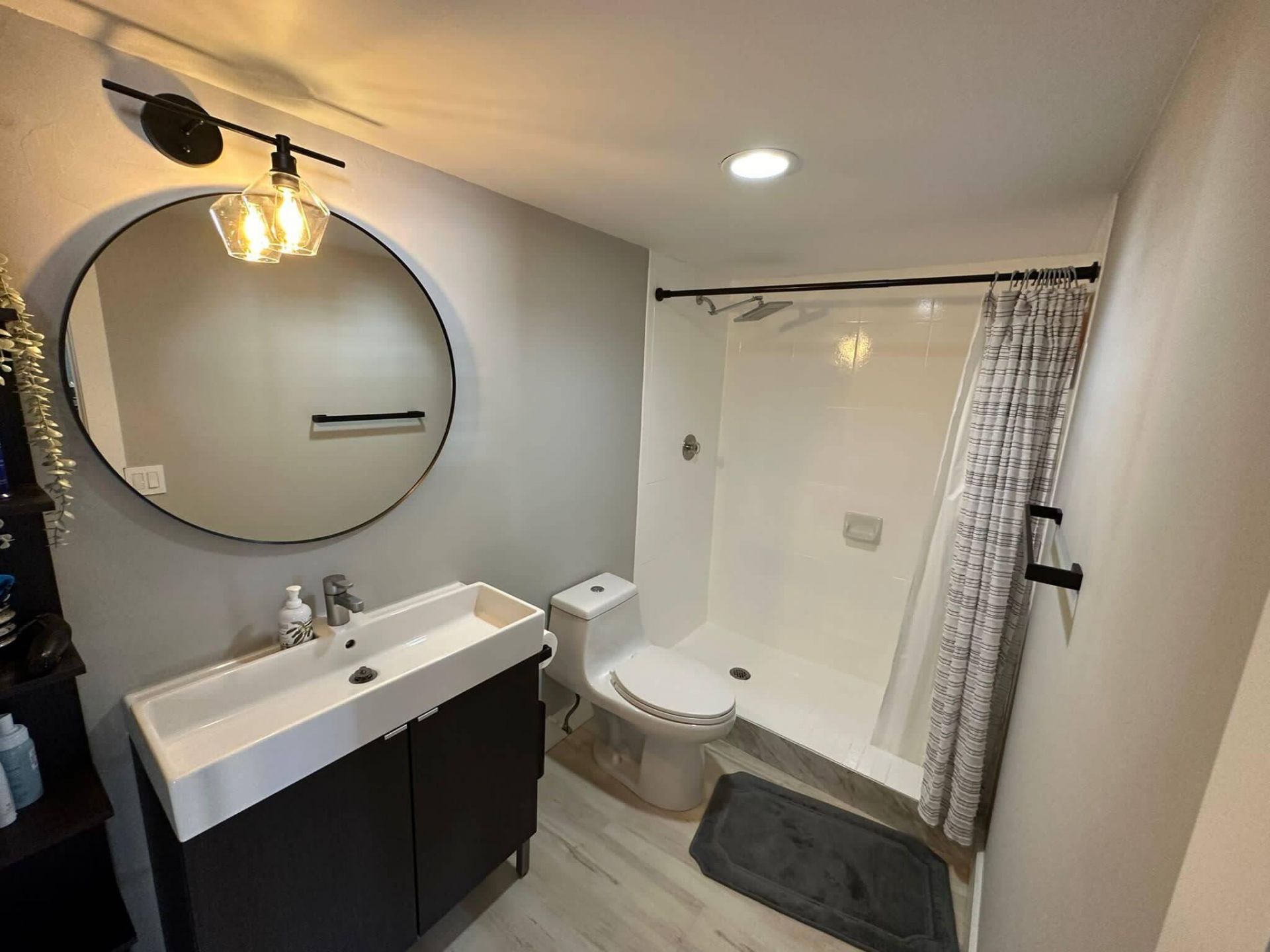 427 Golden Isles Drive, Unit 4I, Hallandale Beach, FL 33009 Photo