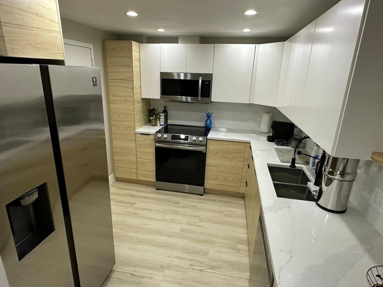 427 Golden Isles Drive, Unit 4I, Hallandale Beach, FL 33009 Photo