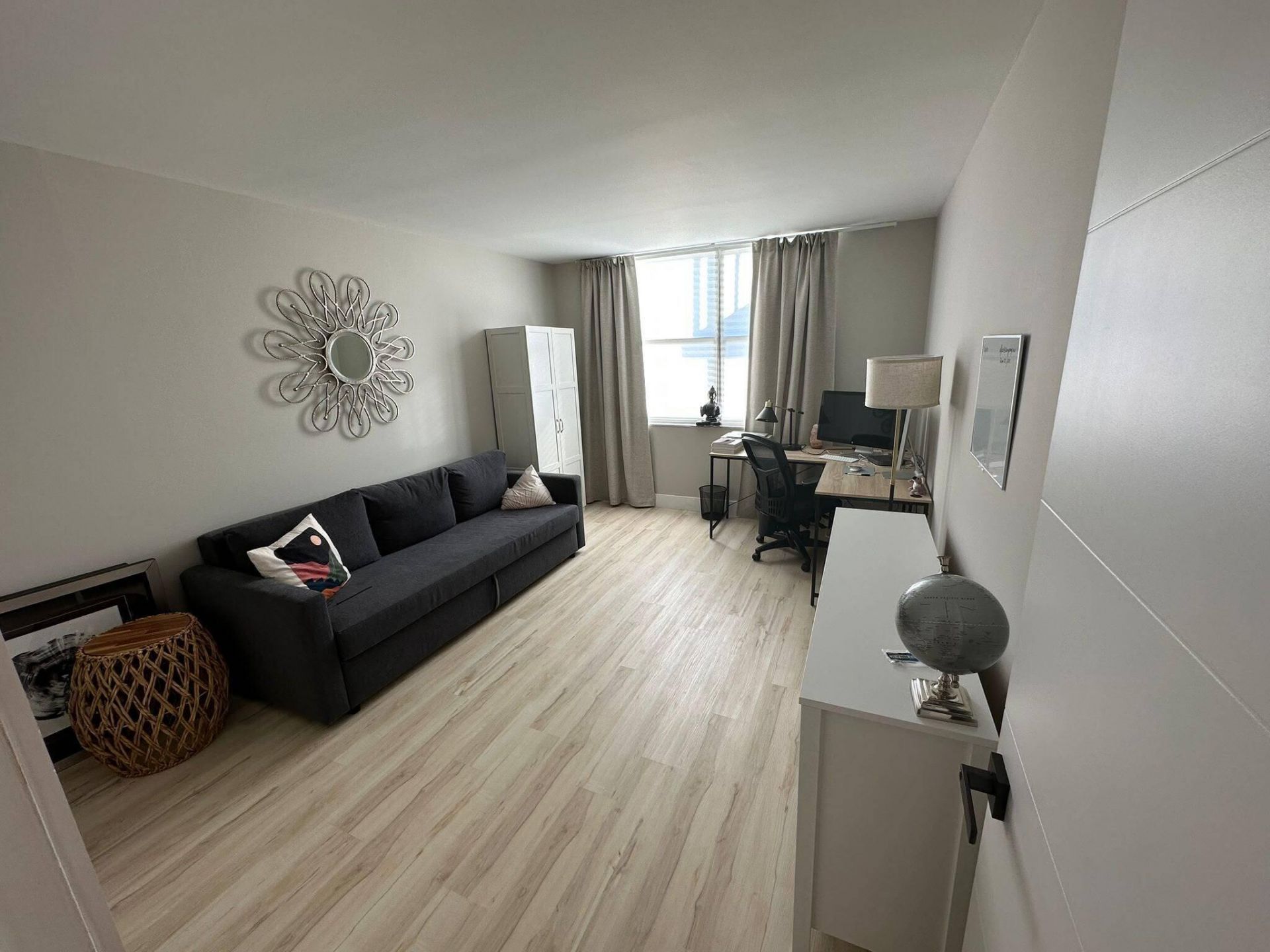 427 Golden Isles Drive, Unit 4I, Hallandale Beach, FL 33009 Photo
