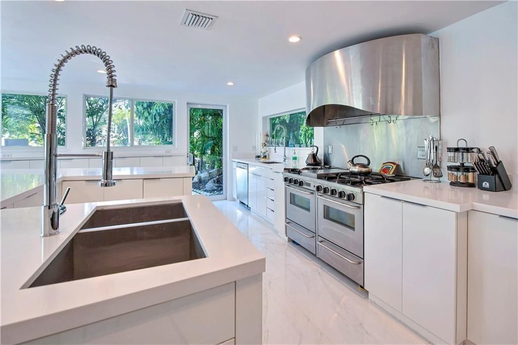 28 Pelican Drive, Fort Lauderdale, FL 33301 Photo