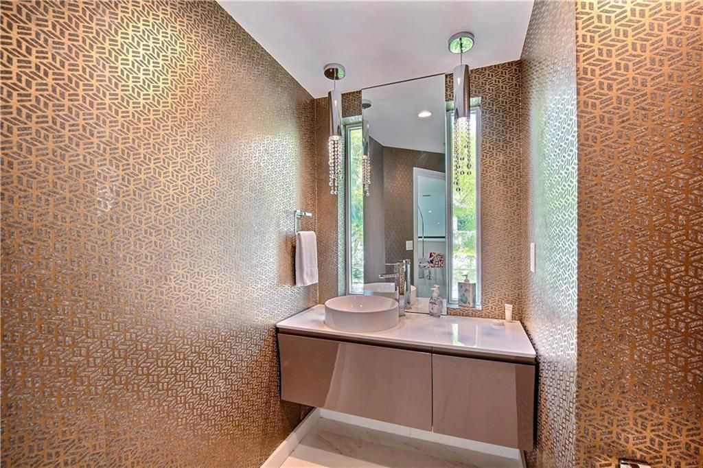 28 Pelican Drive, Fort Lauderdale, FL 33301 Photo