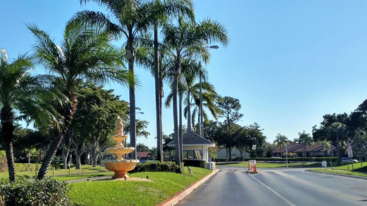 1004 Green Pine Boulevard, Unit G1, West Palm Beach, FL 33409 Photo