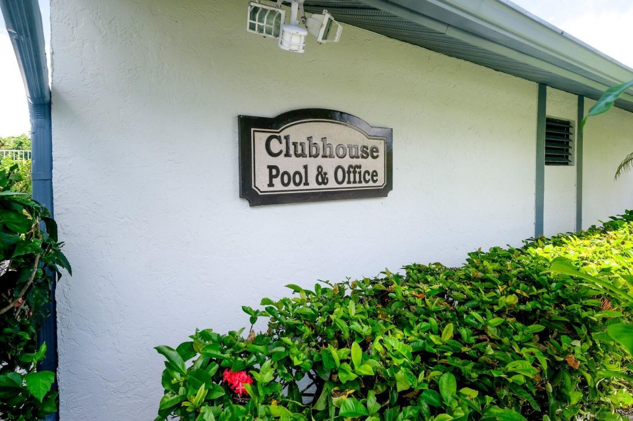1004 Green Pine Boulevard, Unit G1, West Palm Beach, FL 33409 Photo