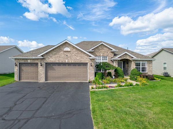 2150 Ridge Avenue, MACHESNEY PARK, IL 61115