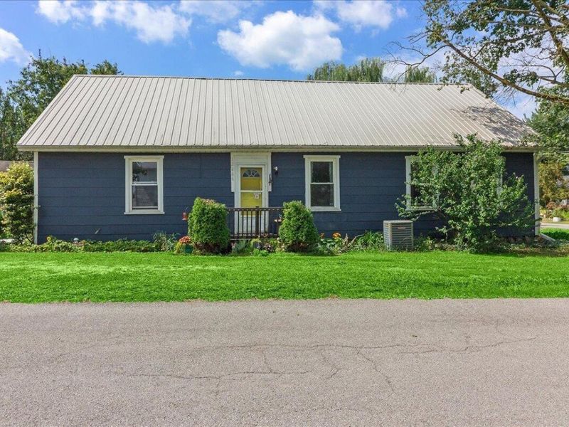12066 Urbana Street, Middleburg, OH 43336 Photo 4