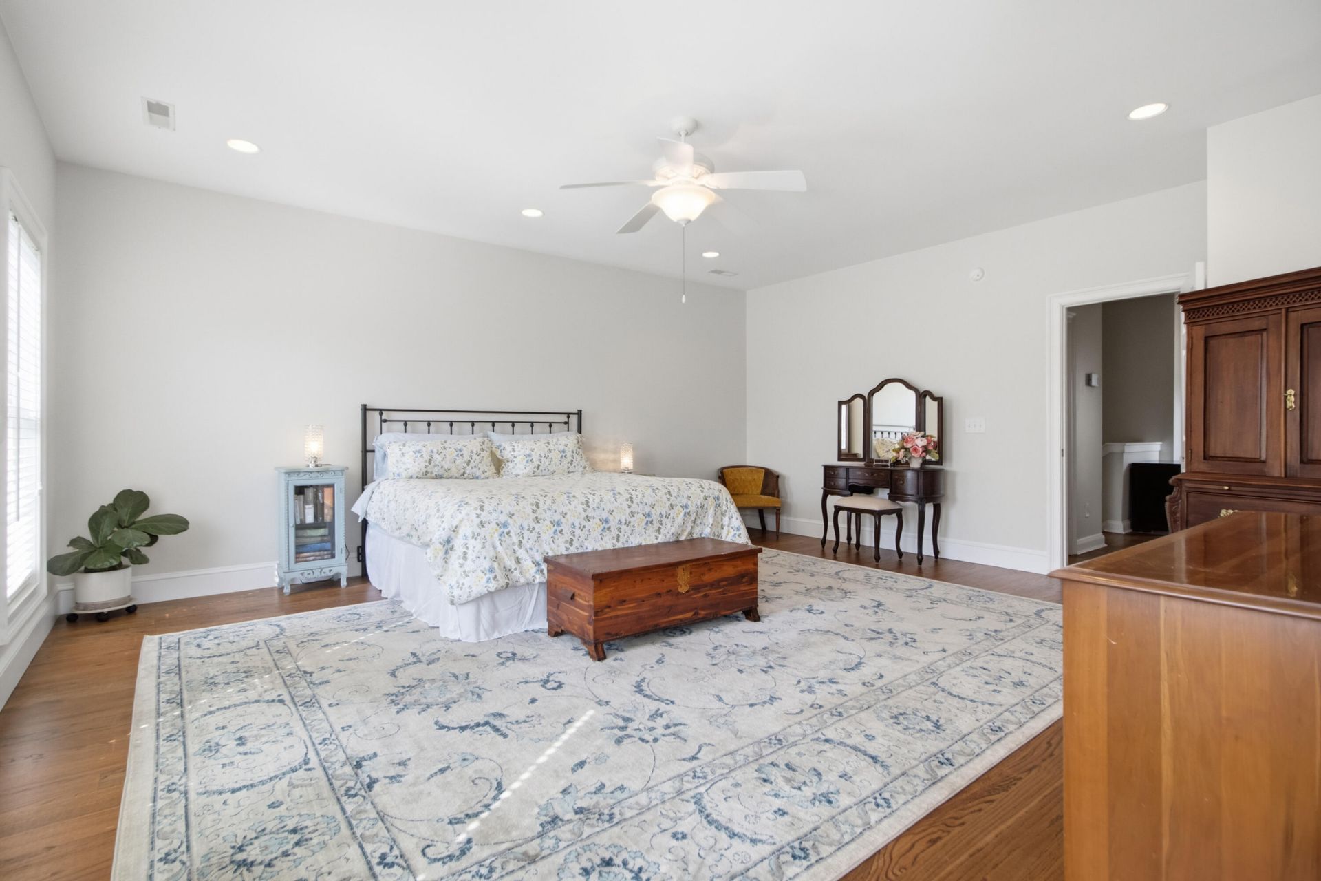 2438 Racquet Club Drive Photo 22