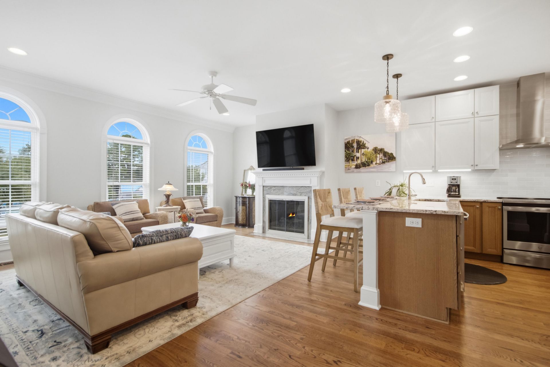 2438 Racquet Club Drive Photo 6
