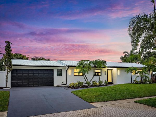 360 Saturn Avenue, Tequesta, FL 33469