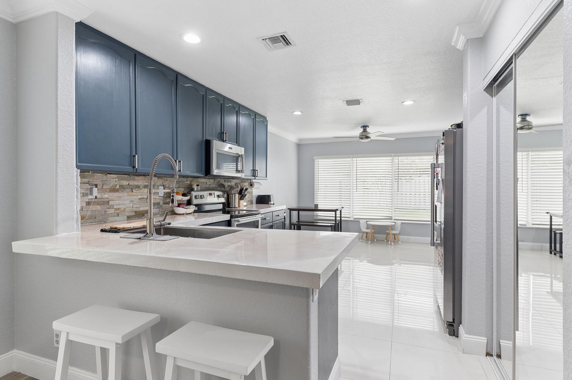 4176 Torres Circle, West Palm Beach, FL 33409 Photo