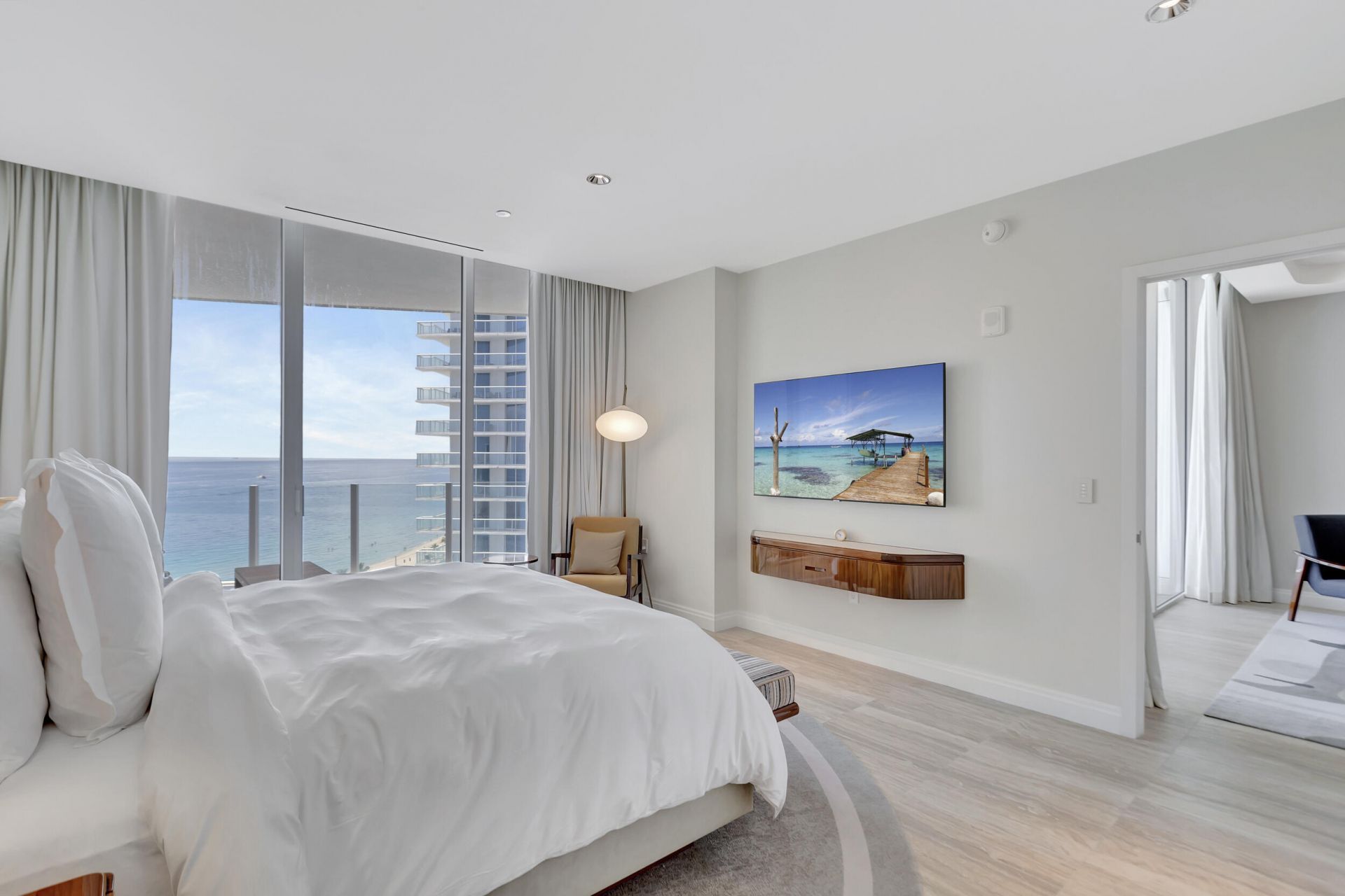 525 N Fort Lauderdale Beach Boulevard, Unit 1705, Fort Lauderdale, FL 33304 Photo