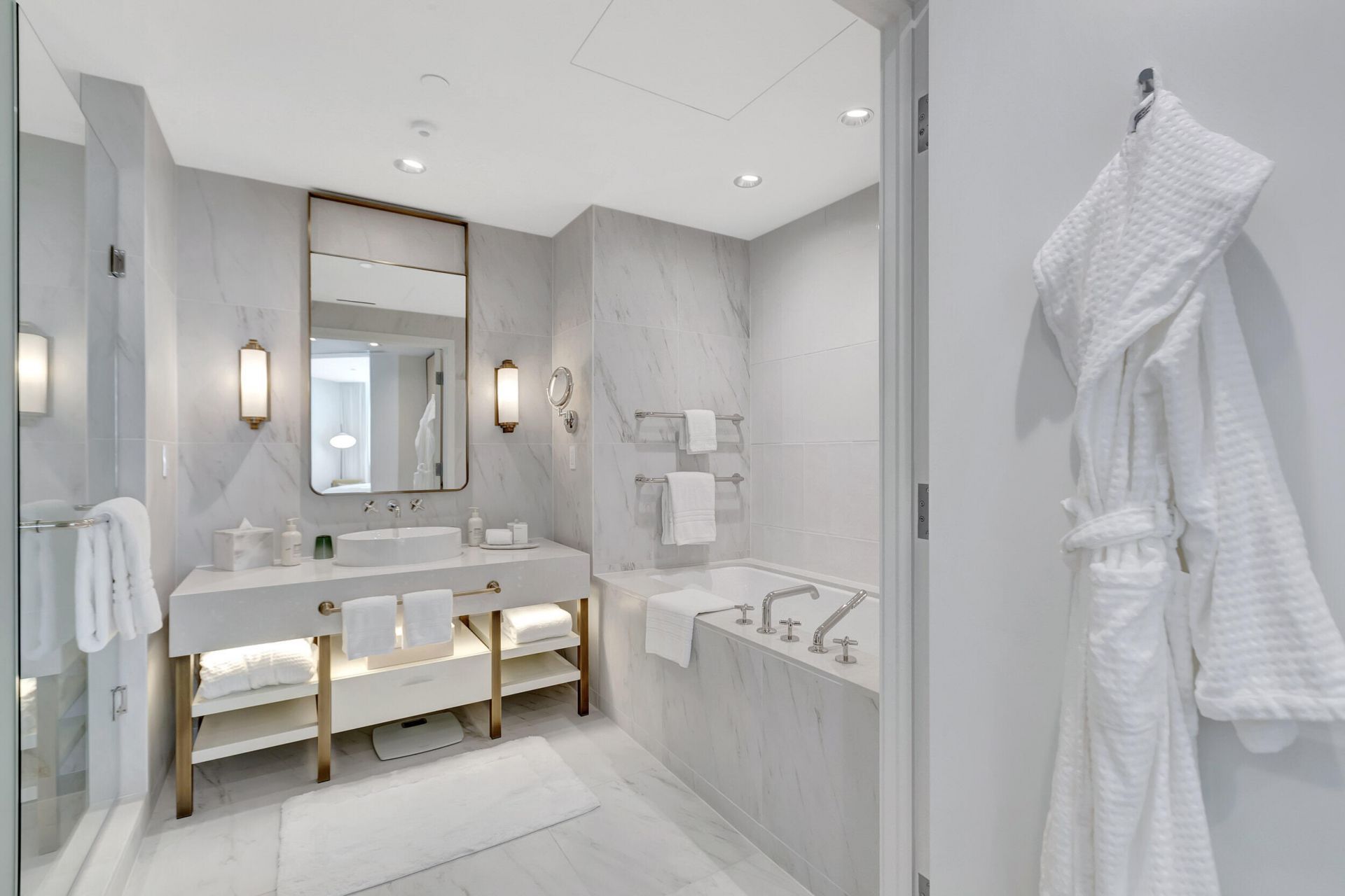 525 N Fort Lauderdale Beach Boulevard, Unit 1705, Fort Lauderdale, FL 33304 Photo