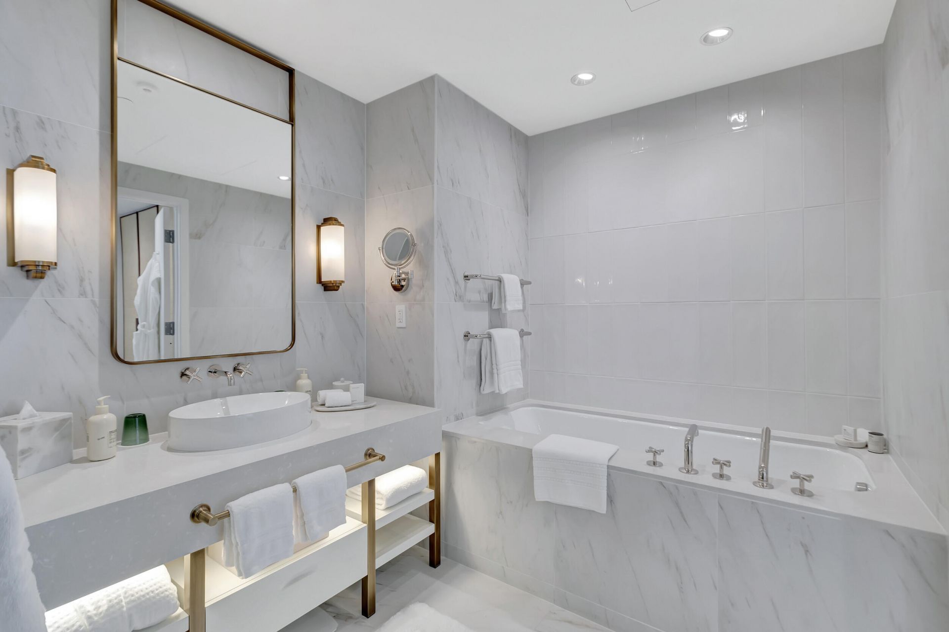 525 N Fort Lauderdale Beach Boulevard, Unit 1705, Fort Lauderdale, FL 33304 Photo