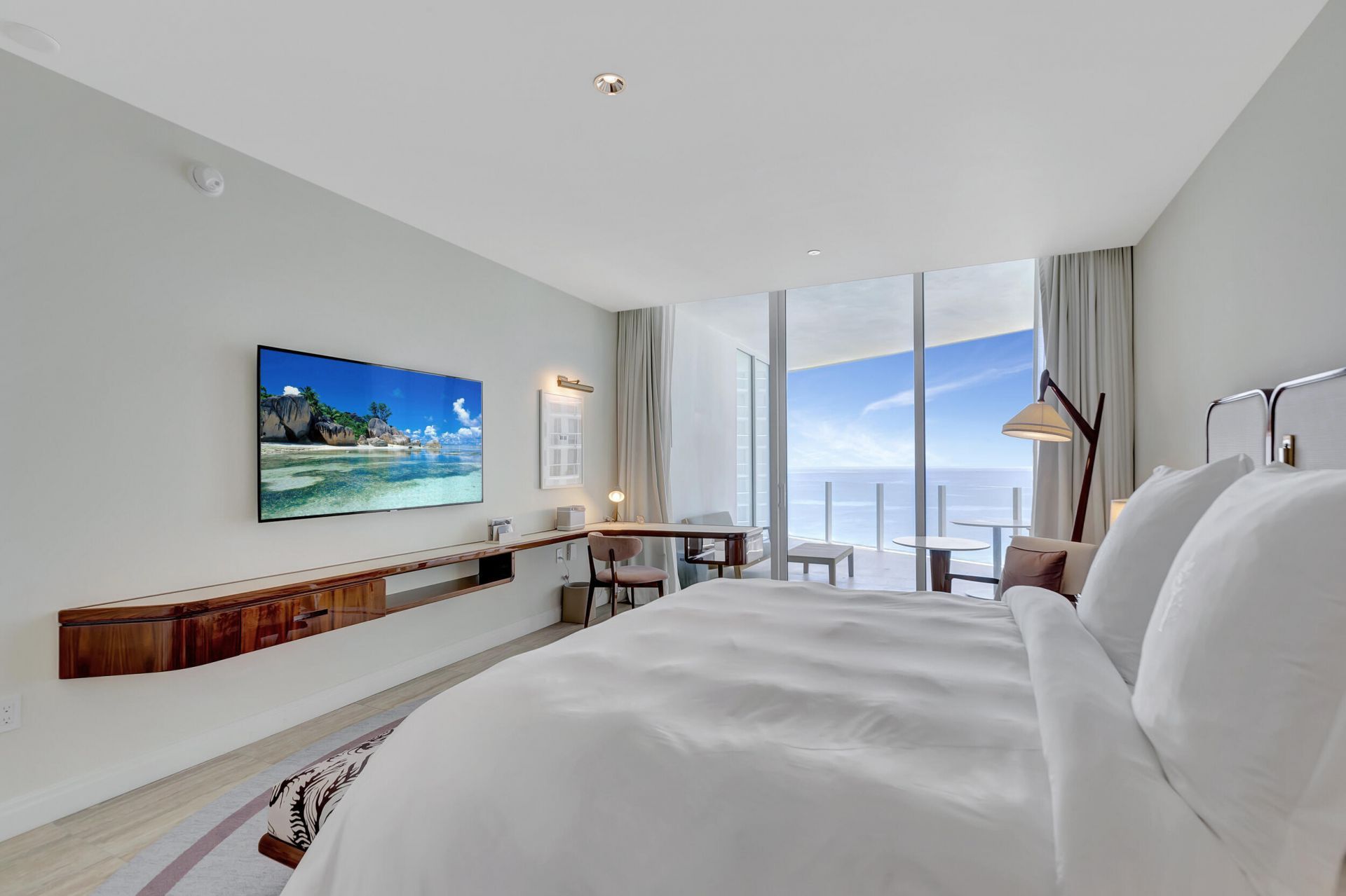 525 N Fort Lauderdale Beach Boulevard, Unit 1705, Fort Lauderdale, FL 33304 Photo