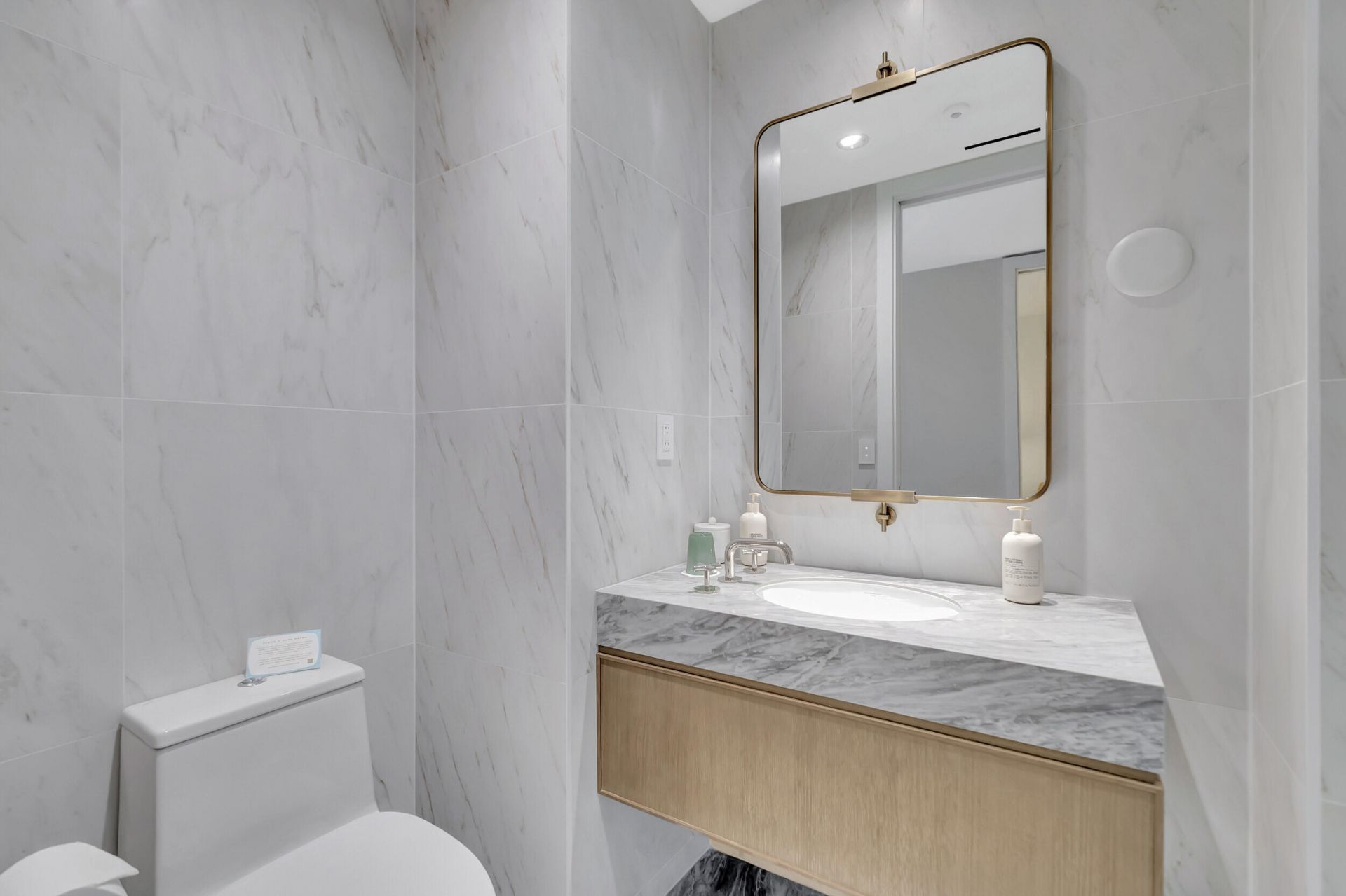 525 N Fort Lauderdale Beach Boulevard, Unit 1707, Fort Lauderdale, FL 33304 Photo