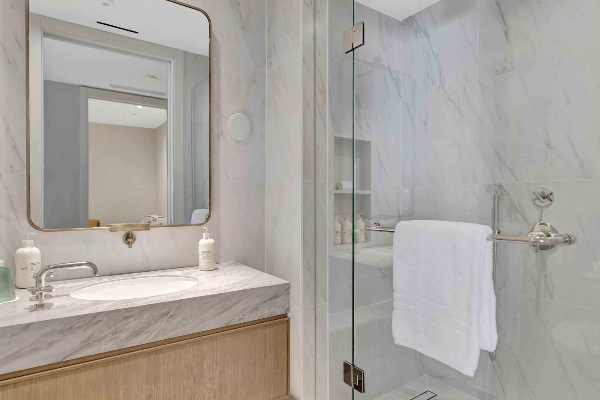 525 N Fort Lauderdale Beach Boulevard, Unit 1707, Fort Lauderdale, FL 33304 Photo