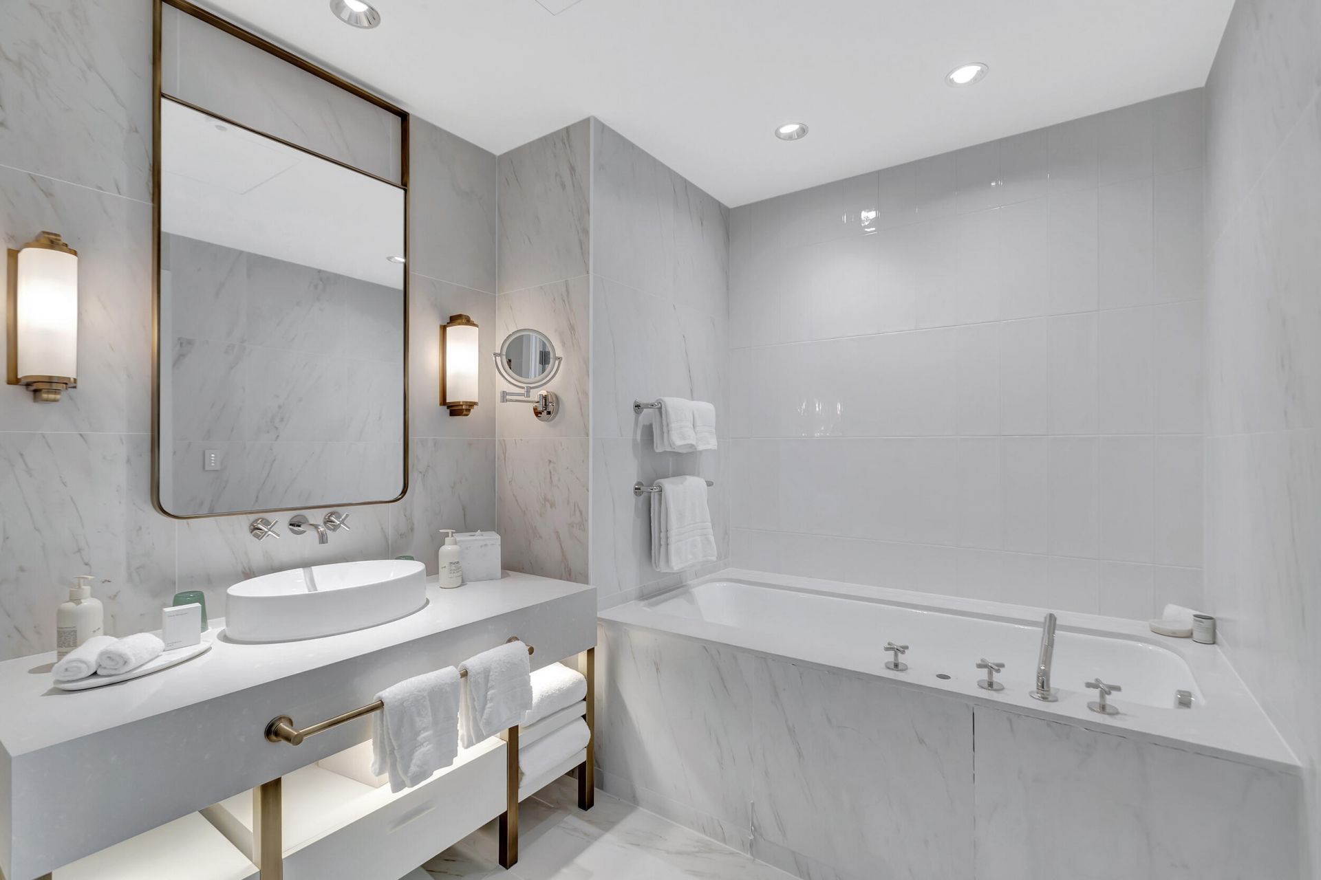 525 N Fort Lauderdale Beach Boulevard, Unit 1707, Fort Lauderdale, FL 33304 Photo