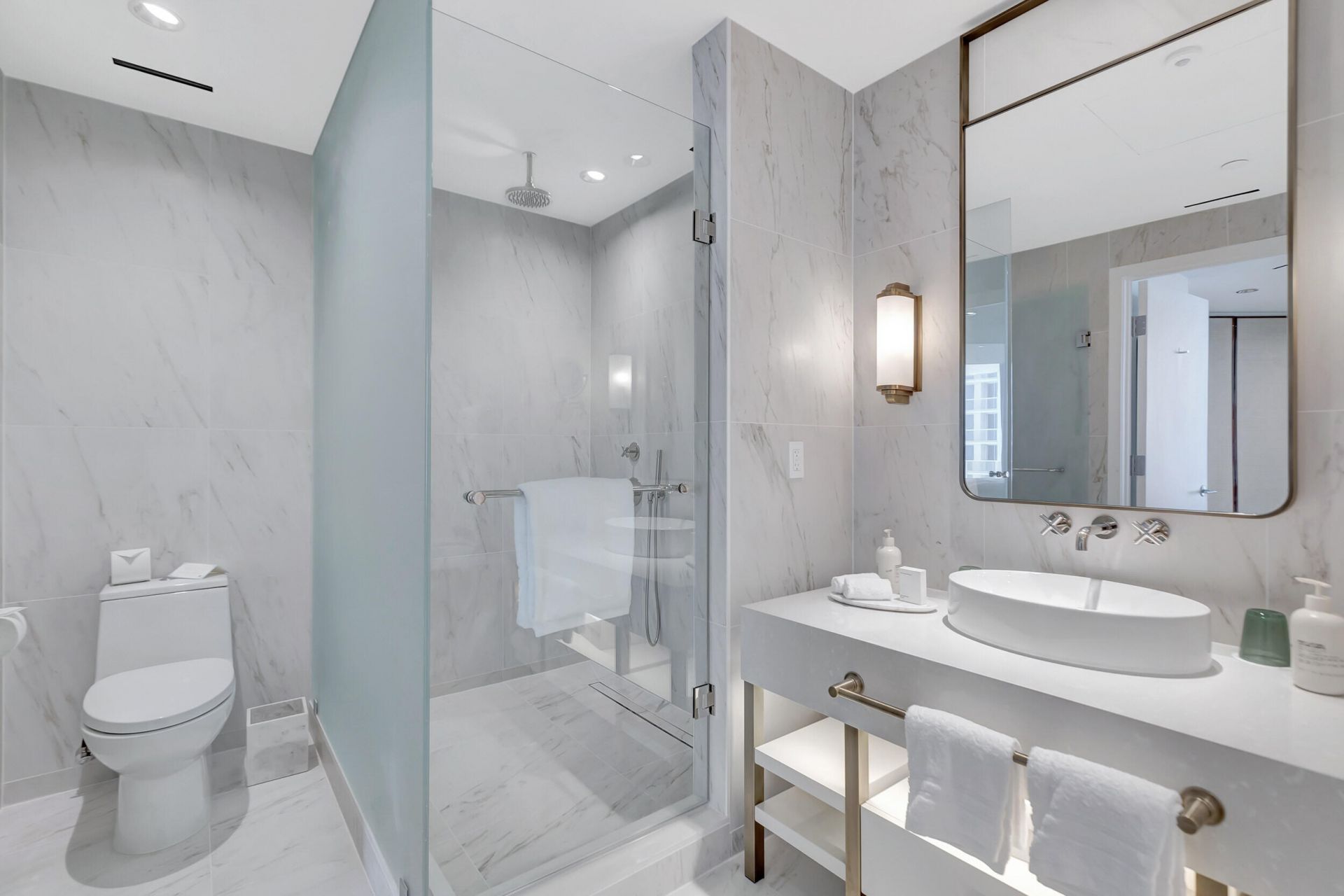 525 N Fort Lauderdale Beach Boulevard, Unit 1707, Fort Lauderdale, FL 33304 Photo