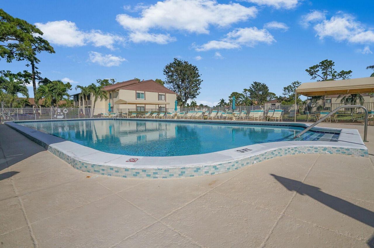 331 Knotty Pine Circle, Unit C-1, Greenacres, FL 33463 Photo