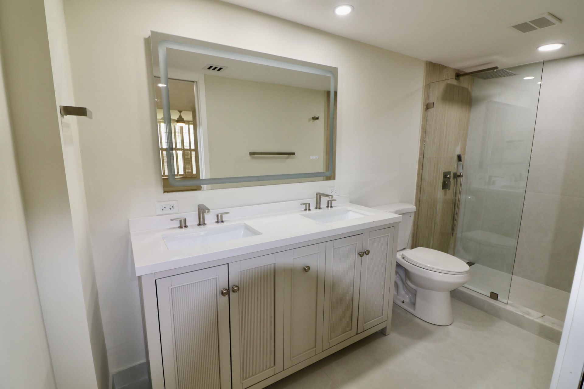 3980 Oaks Clubhouse Drive, Unit 511, Pompano Beach, FL 33069 Photo